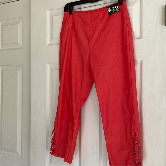Brand New EURO Capri Stretch Pants - sz 6 - Picture 1 of 9
